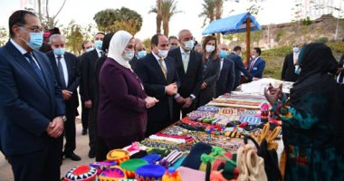 الرئيس السيسى يتفقد معرض الحرف اليدوية بمدينة أسوان الجديدة