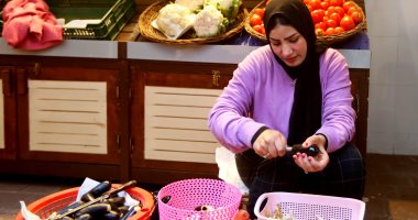 ملكة جمال سوق الخضار.. قصة كفاح سيدة فى سوق بورسعيد.. لايف 