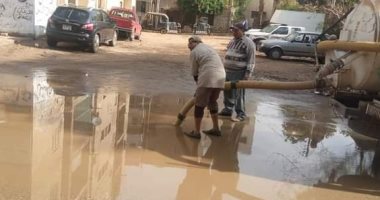 مراكز المنيا تواصل سحب مياه الأمطار من الشوارع والميادين