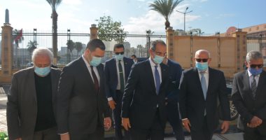 وزير الاتصالات يصل بورسعيد لافتتاح 3 مكاتب بريد بعد التطوير.. صور