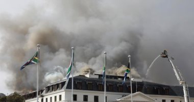 التحف الفنية تنجو من حريق هائل فى برلمان جنوب أفريقيا