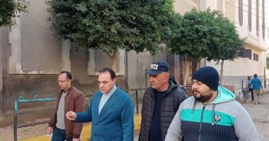 رئيس مدينة ملوى يتفقد إجراءات التأمين حول عدد من الكنائس قبل احتفالات عيد الميلاد