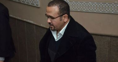 تشييع جثمان والد هشام عباس بعد أذان المغرب