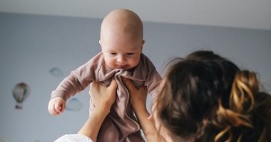 4 نصائح للأمهات لحماية للأطفال الرضع من البرد.. مش هتغيري لهم كتير