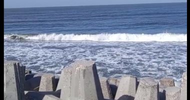 رياح شديدة وتوقف حركة الملاحة فى مياه البحر المتوسط.. فيديو