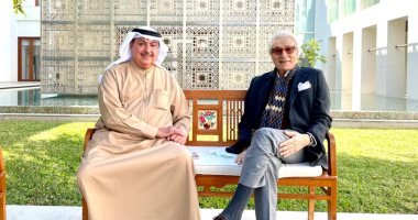 زيارة فاروق حسنى لمؤسسة الشيخ راشد آل خليفة للفنون بمملكة البحرين
