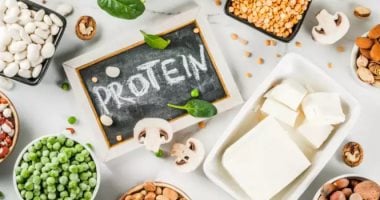 ما هى كمية البروتين التي يجب على الشخص تناولها في اليوم؟