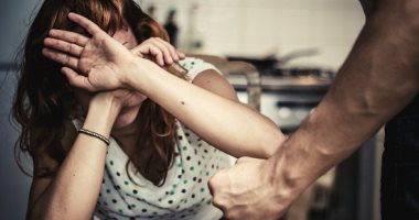 7 طرق للتعامل مع تعنيف الزوج المستمر.. تشجيع التصرف الإيجابى الأبرز