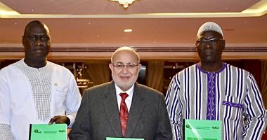 توقيع عقد تنظيم البطولة الإفريقية للدراجات .. ووفد بوركينا فاسو  يزور  مضمار القاهرة 