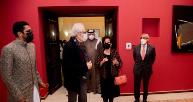 افتتاح معرض فاروق حسنى بحضور شيوخ ووزراء وفنانين فى مملكة البحرين