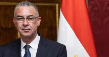 وزير الخارجية وقيادات الوزارة يستقبلون جثمان سفير مصر لدى روما بمطار القاهرة