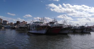 "السلامة البحرية" يرجئ العمل بقرار إلزام مراكب الصيد بأجهزة السلامة.. لايف