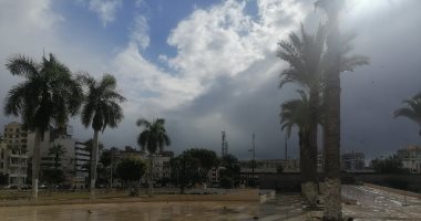 سقوط غزير للأمطار على بورسعيد رغم سطوع الشمس.. لايف وصور