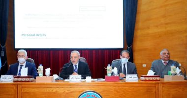 رئيس جامعة طنطا يجتمع بعمداء ووكلاء الكليات لبحث الاستعدادات لمسابقات التميز