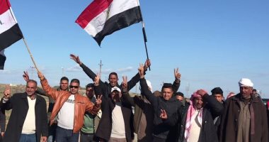 أهالى سيناء يرددون "تحيا مصر وشكرا للرئيس" مع بدء تعمير قراهم.. فيديو