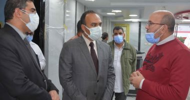 نائب محافظ المنيا يتفقد مستشفى التأمين الصحى ويتابع مركزا لتلقى اللقاح