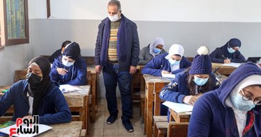 طلاب الصف الأول الثانوى يؤكدون سهولة أسئلة امتحان اللغة العربية