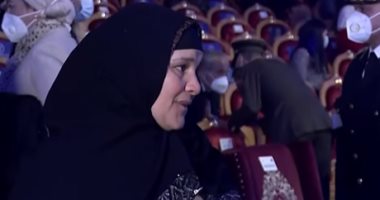 أرملة الشهيد عبدالمحسن منشاوي: تكريم الرئيس السيسي شرف لينا كلنا