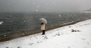 إجلاء مواطنين وإلغاء رحلات الطيران.. العاصفة الثلجية "إلبيدا" تضرب اليونان 