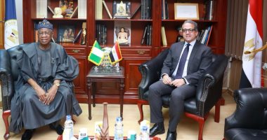 مصر ونيجيريا يبحثان تعزيز آوجه التعاون فى مجال السياحة والآثار