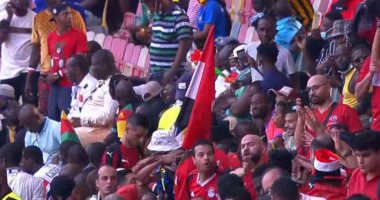 الجمهور يساند منتخب مصر من مدرجات ملعب "جابوما" أمام كوت ديفوار "فيديو"