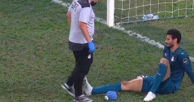 محمد الشناوى يغادر مباراة مصر وكوت ديفوار مصابا وأبوجبل البديل "فيديو"