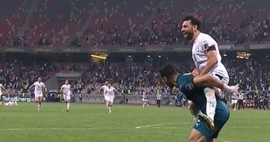 فرحة عارمة للاعبى منتخب مصر بعد الفوز على كوت ديفوار "فيديو"