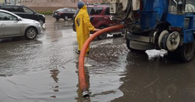 انتظام معدات شركات المياه بالمحافظات للتعامل مع سقوط الأمطار .. صور