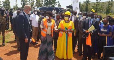 الهيئة العربية للتصنيع تسلم محطة "بوسيا" للطاقة الشمسية للحكومة الأوغندية