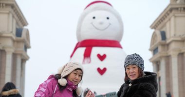 المنحوتات الثلجية تزين شوارع الصين.. رجل الثلج يستقبل ضيوف دورة الألعاب الشتوية