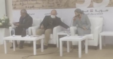 صابر عرب خلال مناقشة كتابه: "بين الثقافة والسياسة" يركز على "التراث العبء"