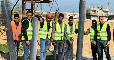 شباب قرية الشلاق بشمال سيناء ينتهون من تنفيذ تبطين أعمدة الكهرباء بالبلاستيك
