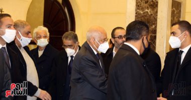وزراء التخطيط والمالية والهجرة يشاركون فى مراسم عزاء ياسر رزق    