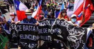 اشتباكات بين متظاهرين في تشيلي بسبب الخلاف على إقرار دستور جديد