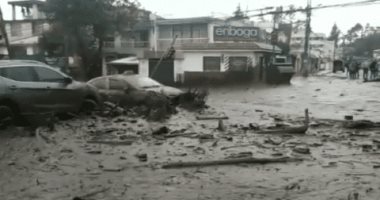 مصرع 11 شخصا بالإكوادور بسبب انهيارات أرضية لفيضانات كيتو.. صور وفيديو