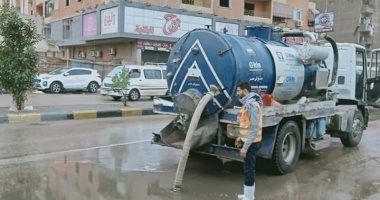 سحب مياه الأمطار من شوارع محافظة الجيزة