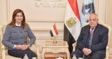وزيرة الهجرة تبحث مع رئيس العربية للتصنيع محاور مؤتمر "مصر تستطيع بالصناعة"