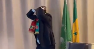 رئيس السنغال يتفاعل مع إهدار ساديو ماني لركلة الجزاء على يد أبو جبل .. فيديو