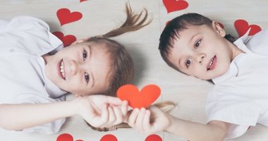 6 طرق للاحتفال بعيد الحب مع الأطفال.. مشاركتهم الوقت والشوبينج الأبرز
