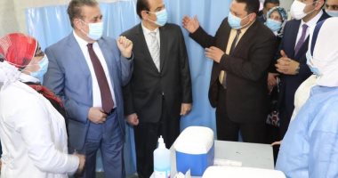 محافظ المنوفية ومساعد وزير الصحة للطب الوقائى يدشنان حملة للتطعيم ضد كورونا