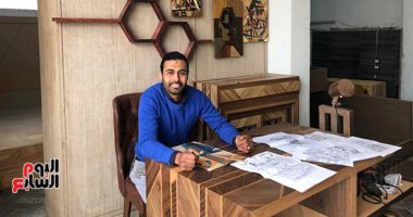 شاهد محمد الطنطاوى مصمم أثاث ورسام يحول قشرة الخشب لبورتريهات