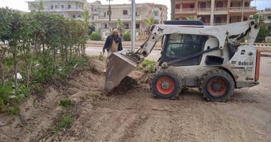 حملات لإزالة التعديات على الأراضى وأعمال نظافة ورفع كفاءة الإنارة بكفر الشيخ
