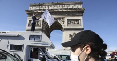 من كندا إلى فرنسا.. الشرطة تتصدى لمتظاهرين رافضين لقيود كورونا