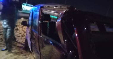 إصابة 5 طلاب من كازاخستان في حادث انقلاب سيارة بالسويس.. صور
