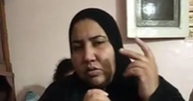 أم بلا قلب.. مواطن يتهم طليقته وزوجها بتعذيب ابنته حتى الموت بالمحلة (فيديو)