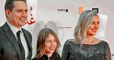شاهد أول ظهور لابنة ظافر العابدين فى العرض الخاص لفيلم "غدوة" بتونس.. صور