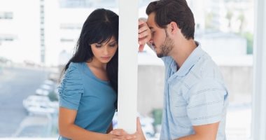 5 أشياء تجعل الرجال يشعرون بعدم الأمان في العلاقة العاطفية 