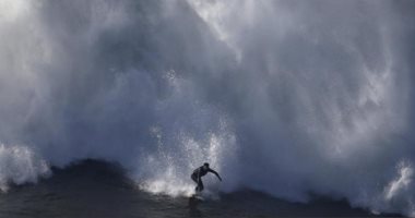 القفز على الأمواج الوحشية.. البرتغال تحطم الرقم القياسى فى ارتفاع الأمواج