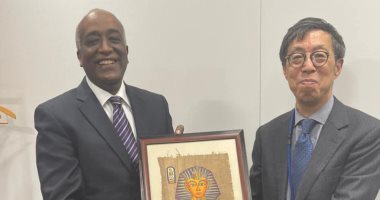 سفير مصر فى طوكيو يبحث التعاون الثقافى مع رئيس مؤسسة اليابان الثقافية