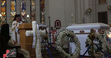 الأقباط الكاثوليك يودعون الأنبا يوحنا بحضور ممثلين عن الأزهر وكنائس مصر